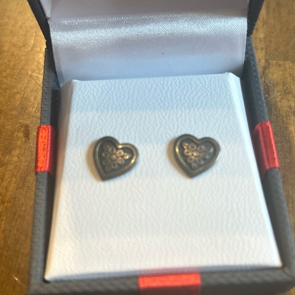 Retired & Vintage & Very Rare James Avery Sterling Silver Heart Stud Earrings
